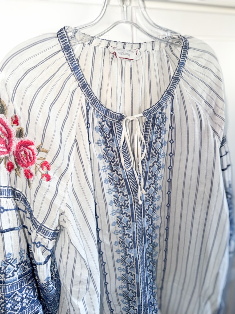 JOHNNY WAS Shea Blouse Santori Stripes Embroidered Blue/White Peasant Boho Med - Picture 4 of 13
